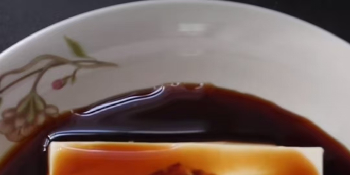 豆腐上的刘德华像 / 邓坚才